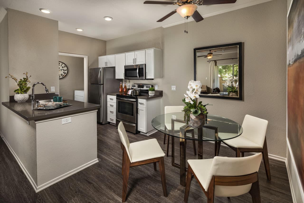 Colonnade Apartments 12 of 20