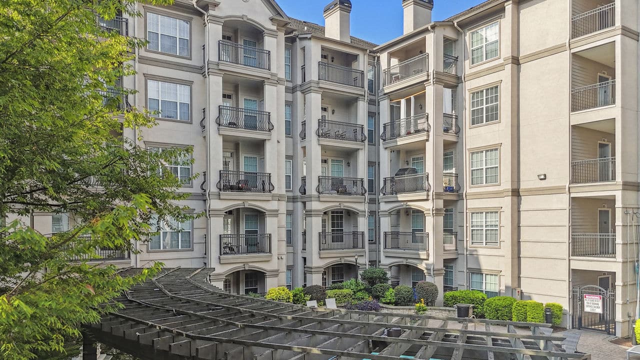Avana Uptown Apartments 4 of 8