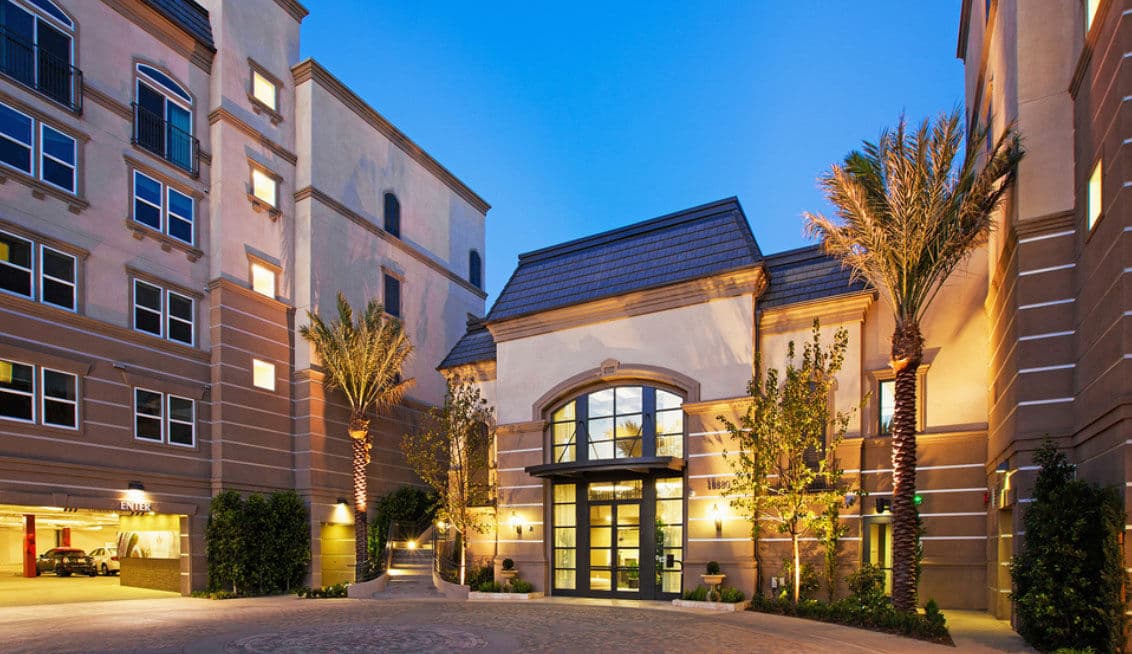 Carlyle Apartments 2 of 7