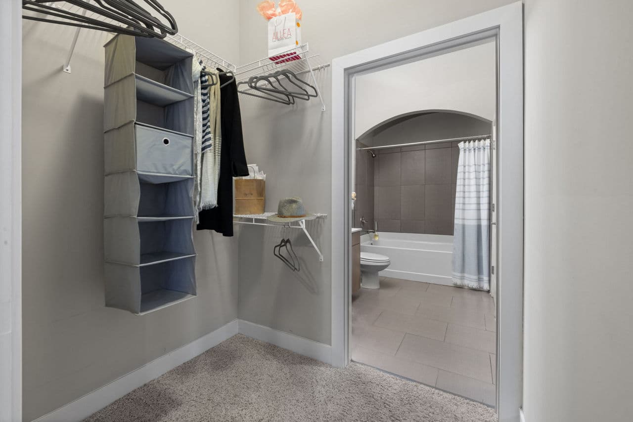Elan City Center Apartments 28 of 29