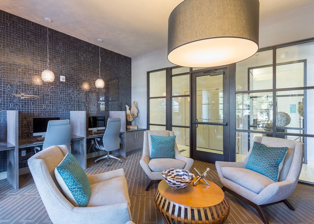 Azul Lakeshore Apartments 3 of 8