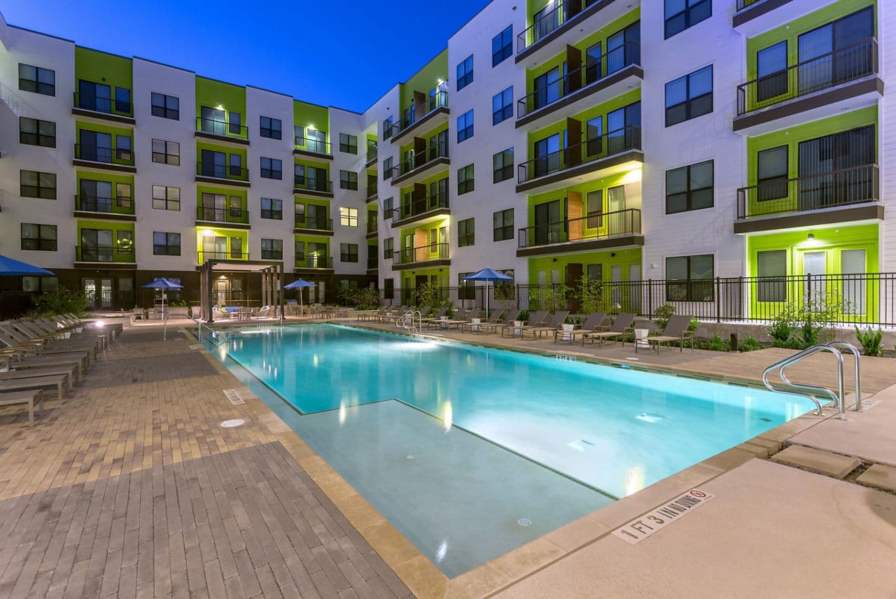 Azul Lakeshore Apartments Austin Tx 13 of 15