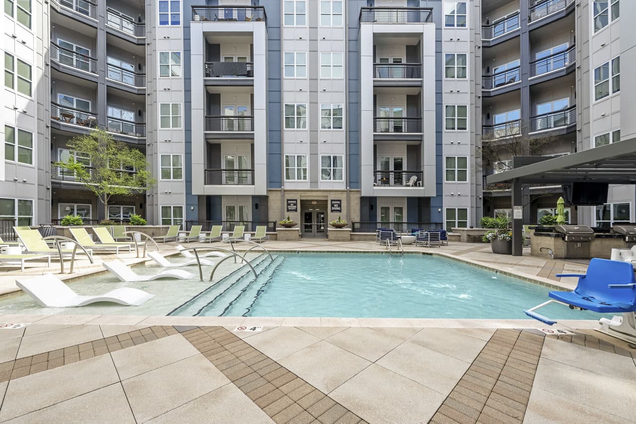 Circa Uptown Apartments 5 of 8