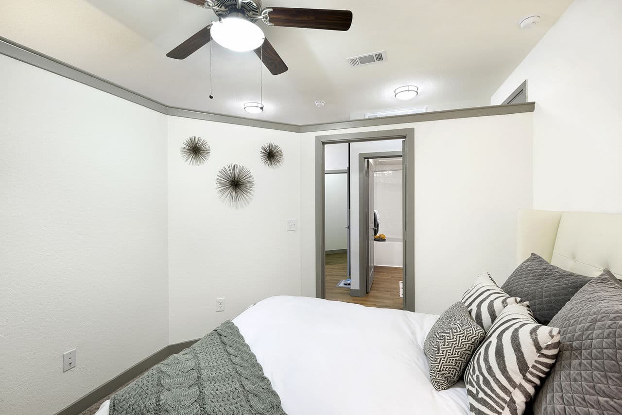 West Koenig Flats Apartment Homes Austin Tx 19 of 22