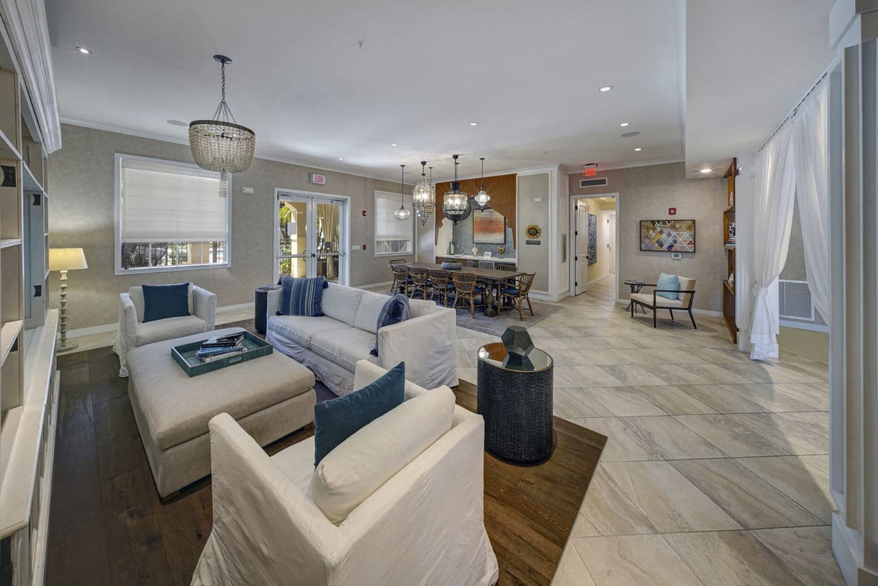 Solle Davie Apartments 15 of 28