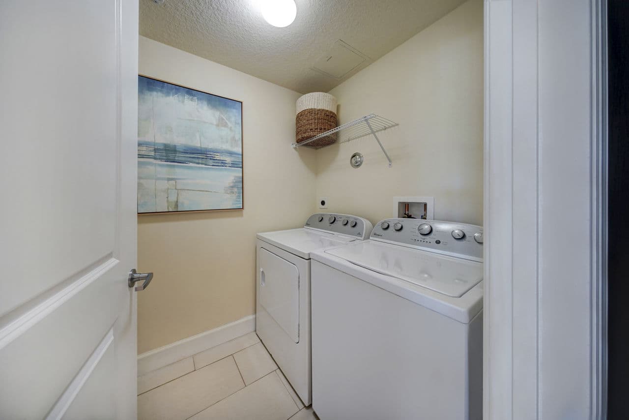 Solle Davie Apartments 25 of 28