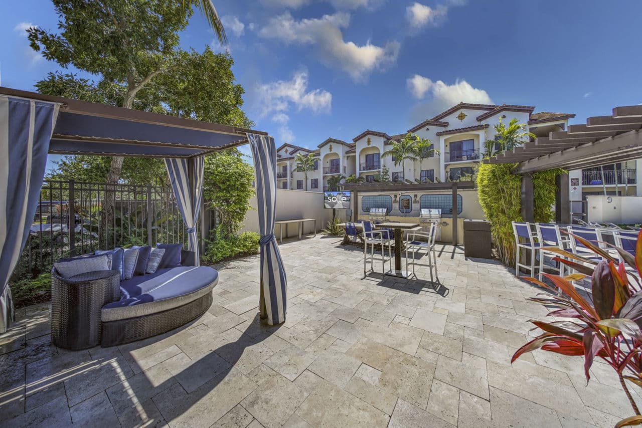 Solle Davie Apartments 10 of 28
