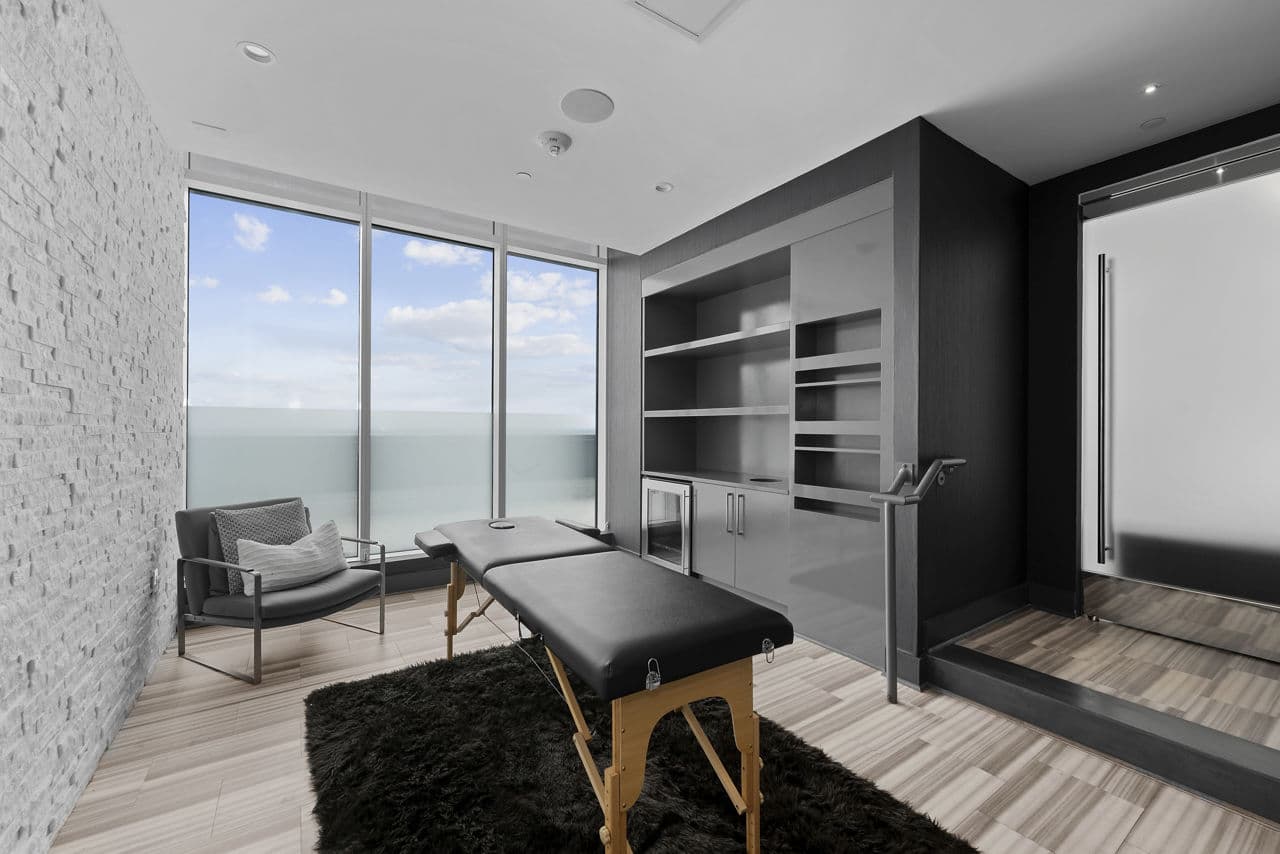 Ascent Uptown Apartments and Penthouses 8 of 8