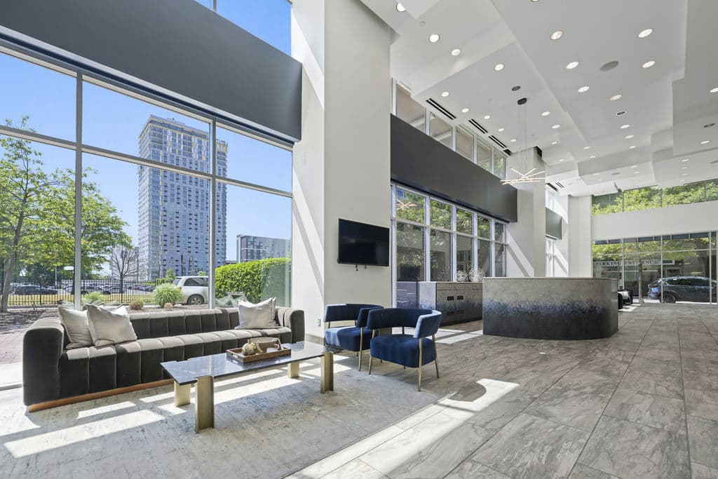 The Ascher Uptown Apartments Charlotte Nc 4 of 37