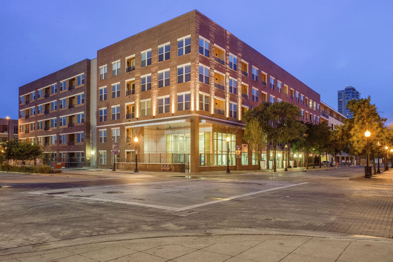 555 Ross Apartments Dallas Tx 1 of 17