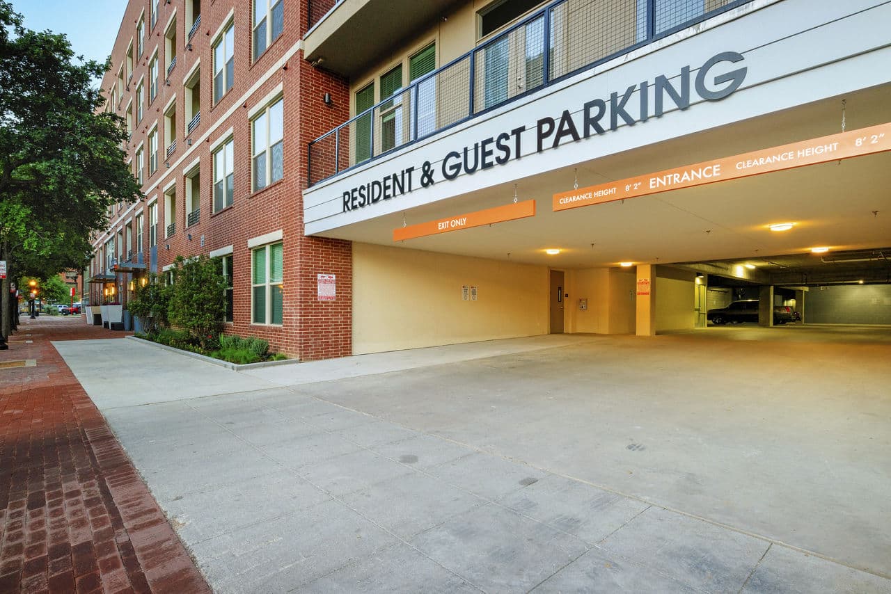 555 Ross Apartments Dallas Tx 2 of 17