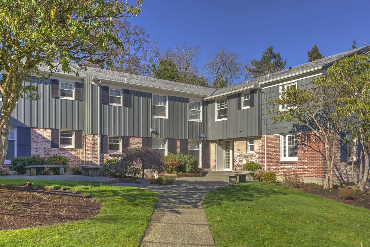 Shorewood Mercer Island Wa 1 of 39