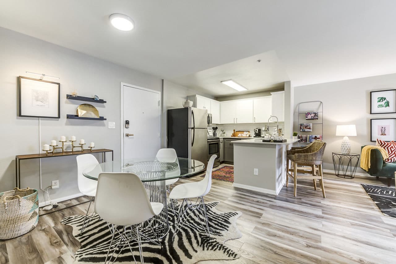 Avana On Pine Apartments Long Beach Ca 21 of 24