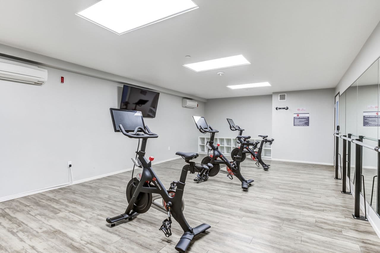 Avana On Pine Apartments Long Beach Ca 18 of 24