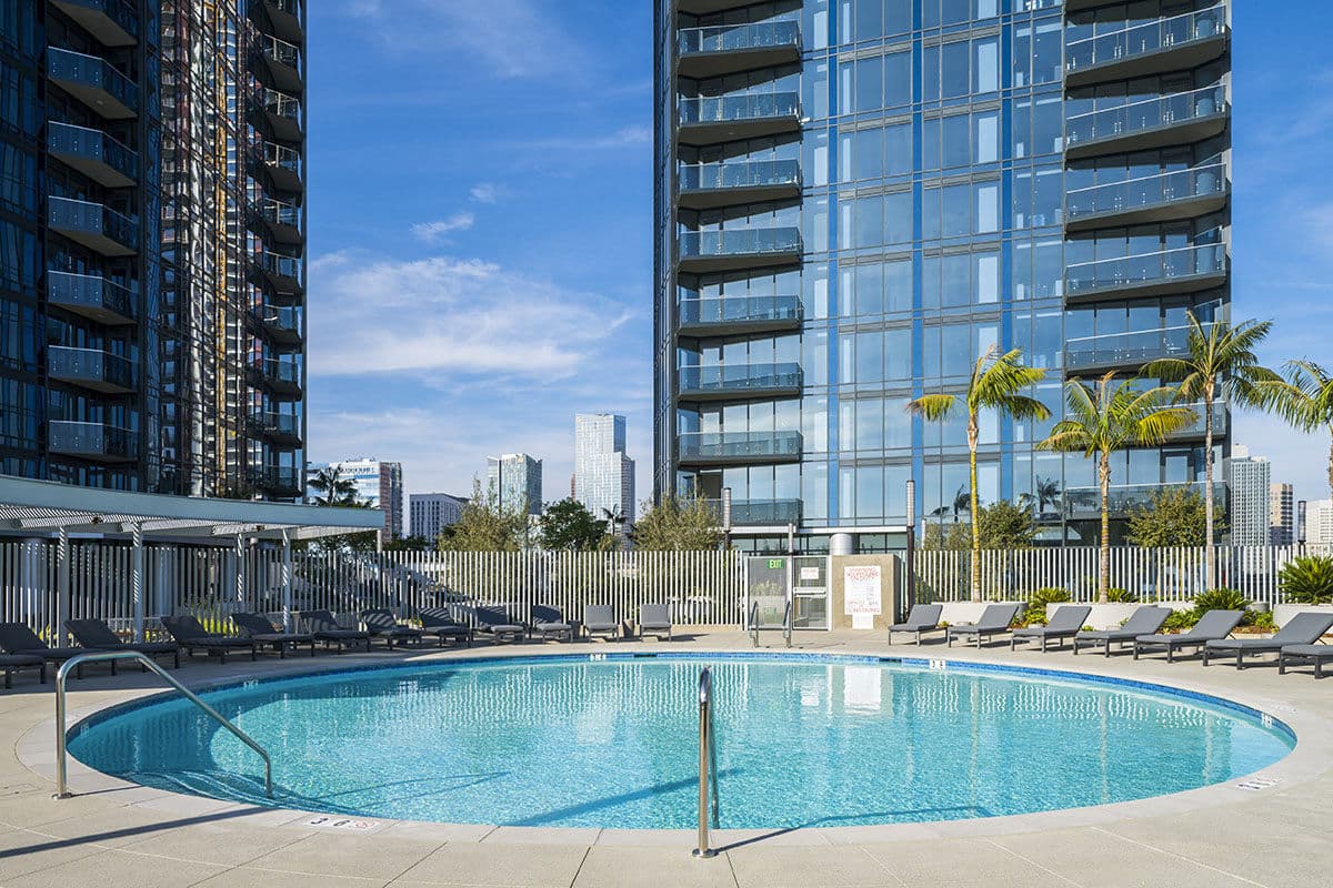Circa LA Apartments 4 of 15