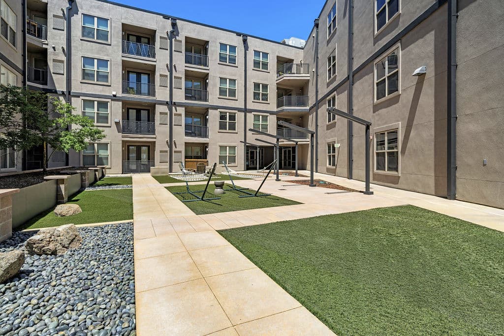 2785 Speer Apartments 7 of 8