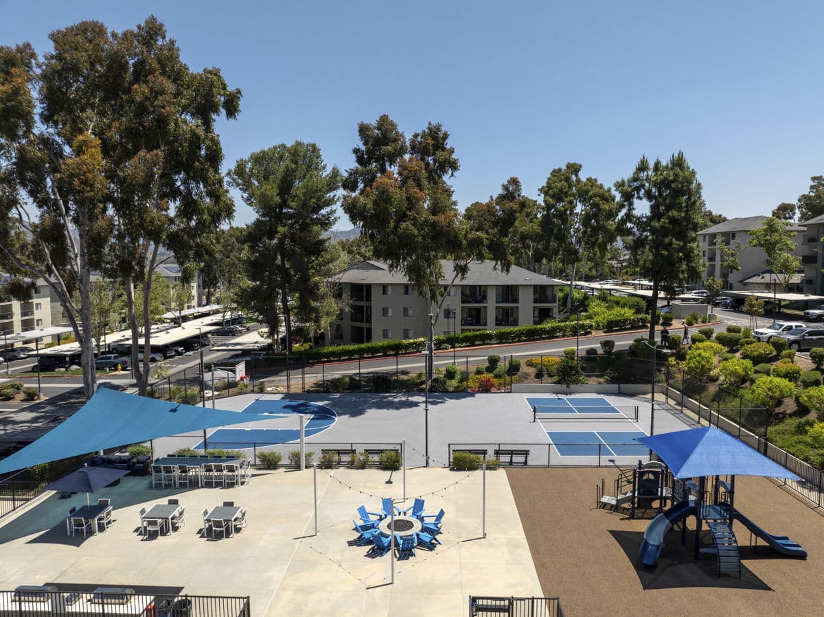 Solana at Grand 4 of 24