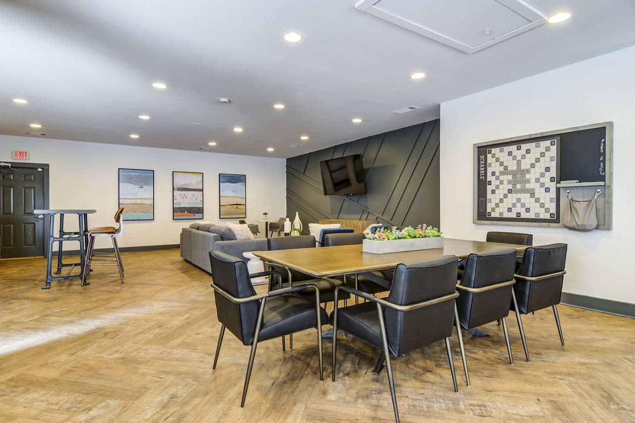 Avana Woods 8 of 32