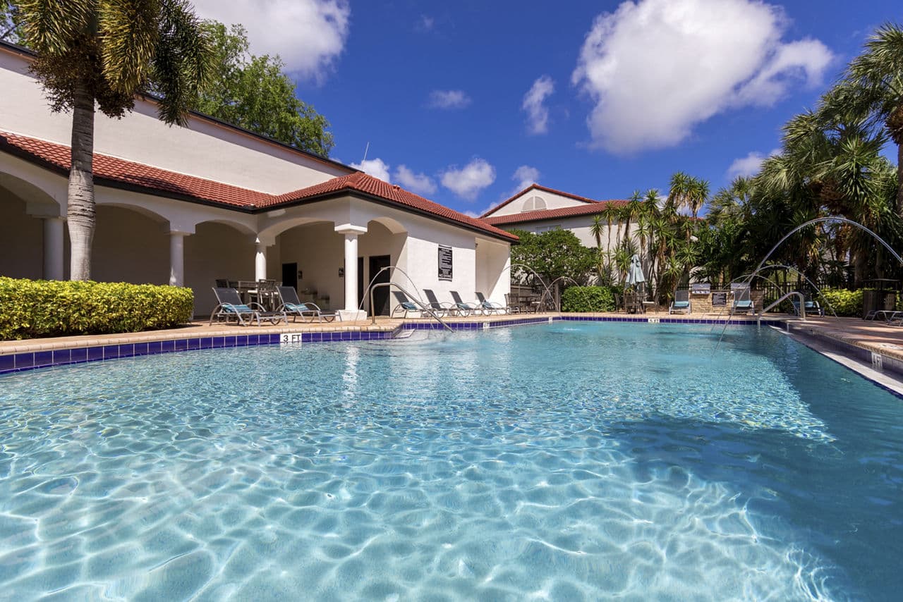 Mira Flores Apartments Palm Beach Gardens Fl 3 of 32