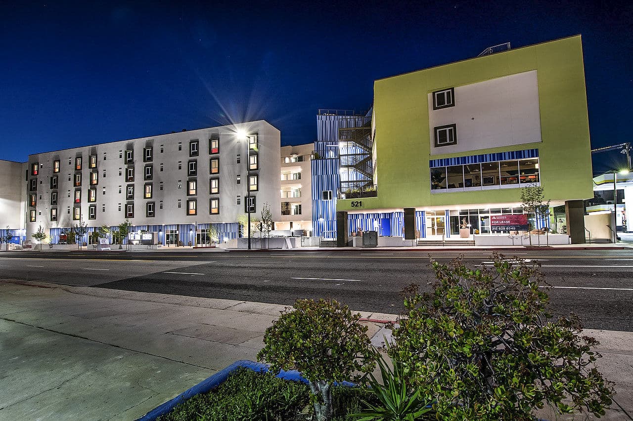 Cc Tan Center Apartments Glendale Ca 4 of 40