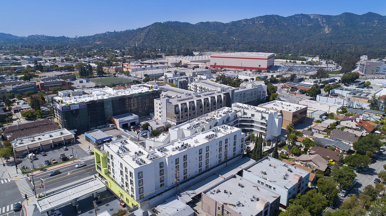 Cc Tan Center Apartments Glendale Ca 8 of 40