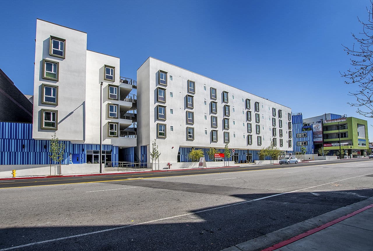Cc Tan Center Apartments Glendale Ca 1 of 40