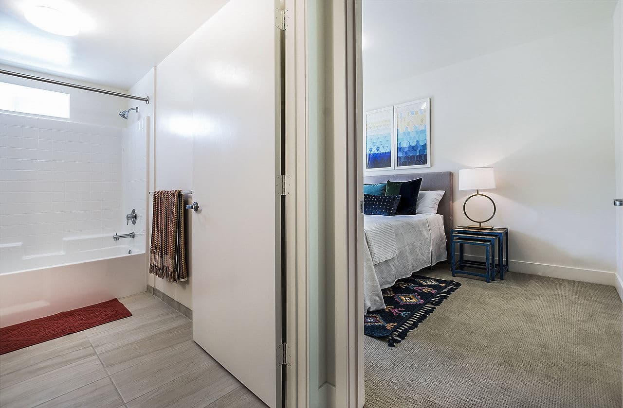 Cc Tan Center Apartments Glendale Ca 36 of 40