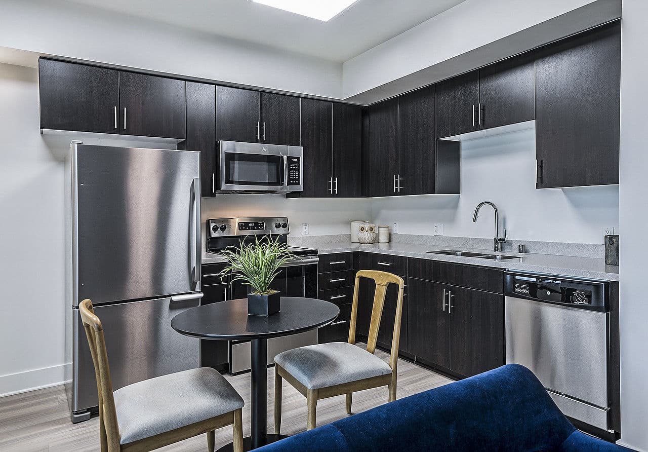Cc Tan Center Apartments Glendale Ca 27 of 40