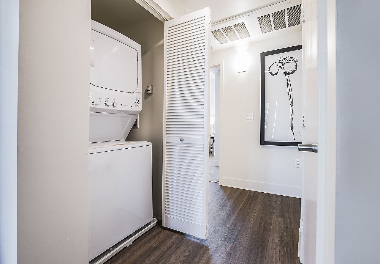 Cc Tan Center Apartments Glendale Ca 29 of 40