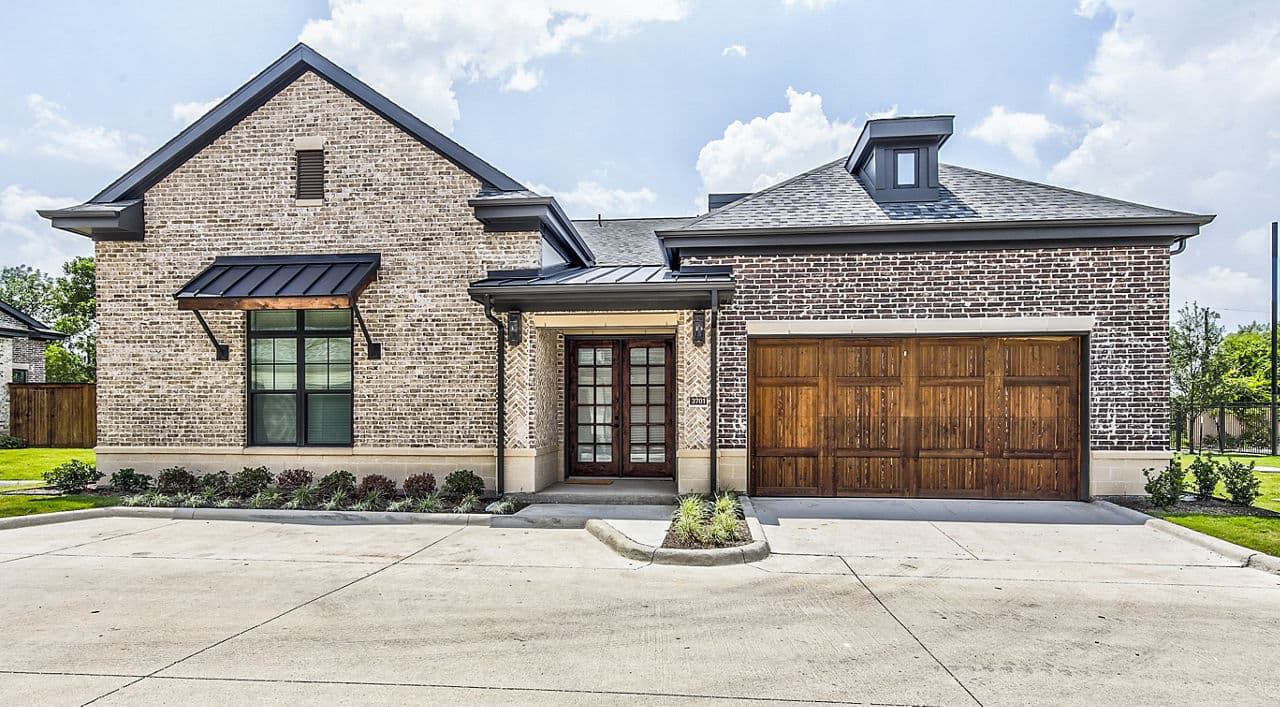 Elan Inwood 1 of 8