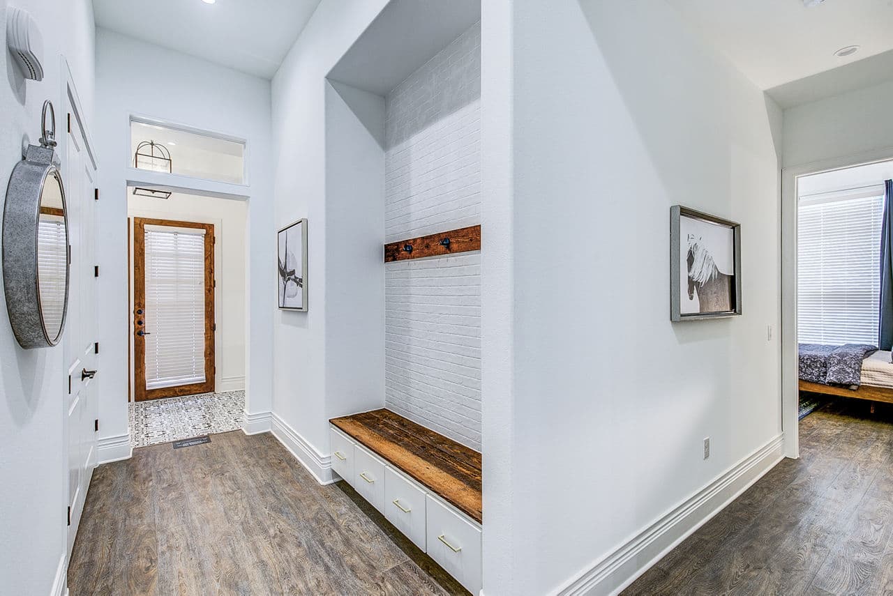 Elan Inwood 6 of 8