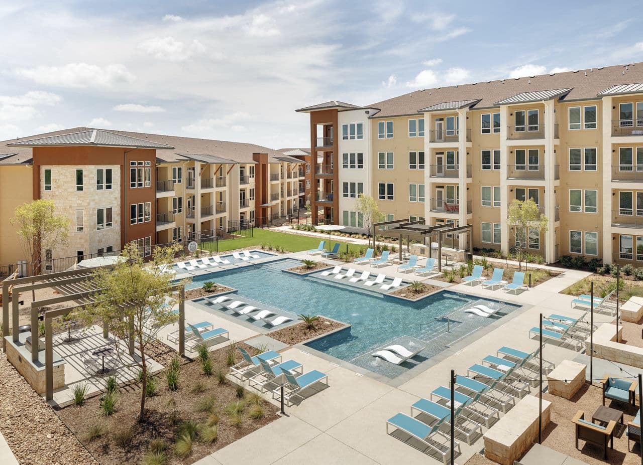 Upton at Longhorn Quarry Apartments 4 of 8