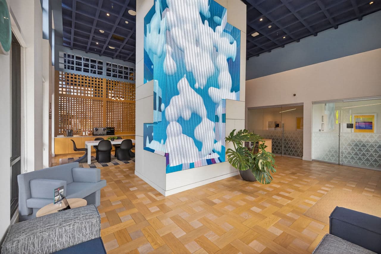 Sevens Luxury Apartment 5 of 28