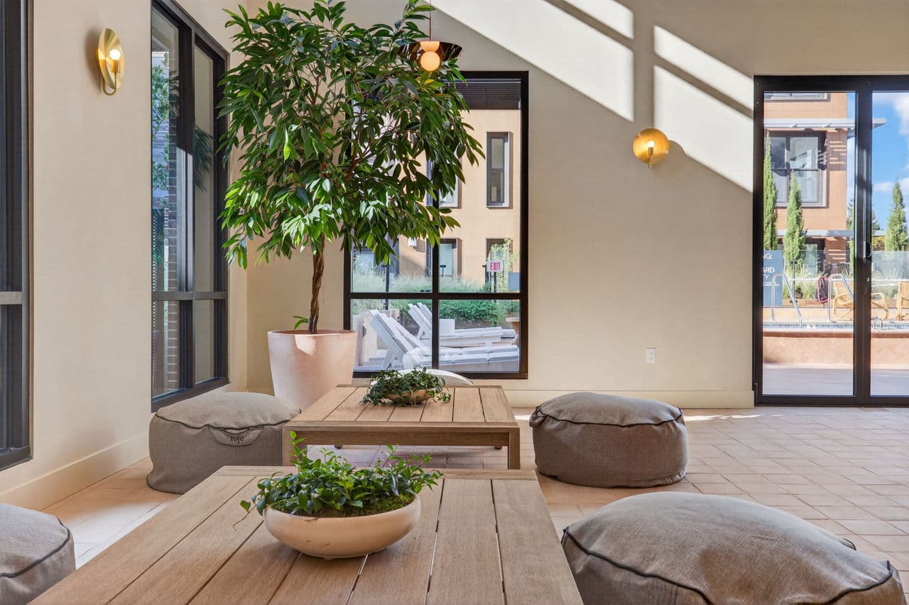 Sevens Luxury Apartment 10 of 28