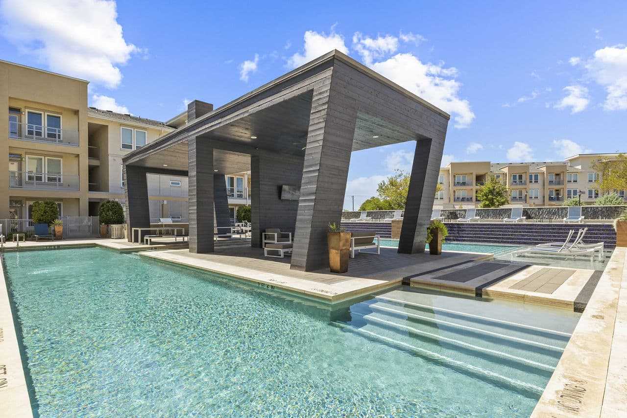 Avenue 900 Euless Tx 3 of 16