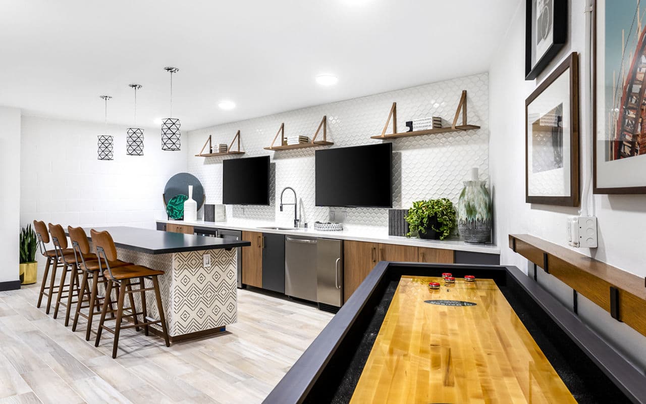 7403 Living Los Angeles Ca 5 of 17