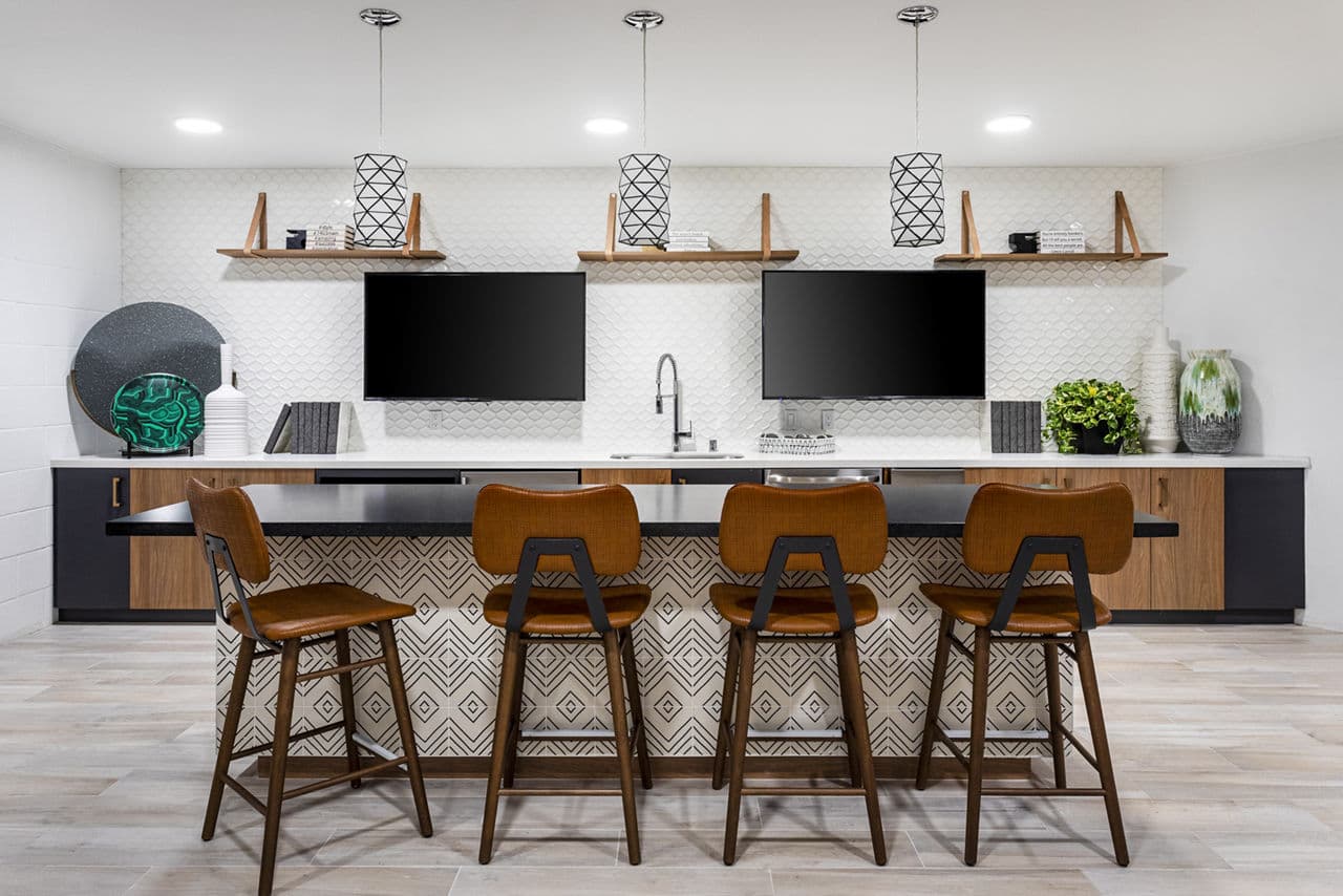 7403 Living Los Angeles Ca 6 of 17