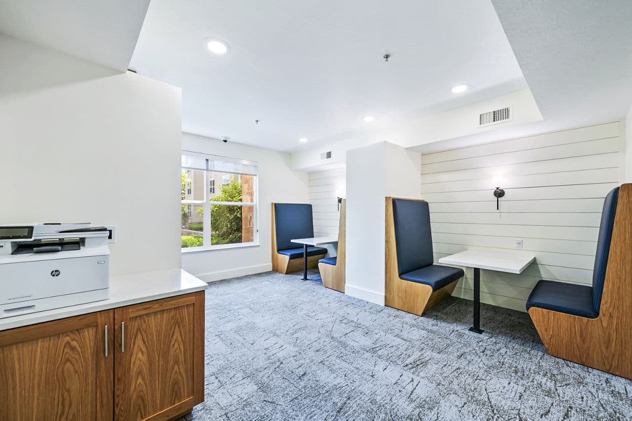 Colonial Court 6 of 28