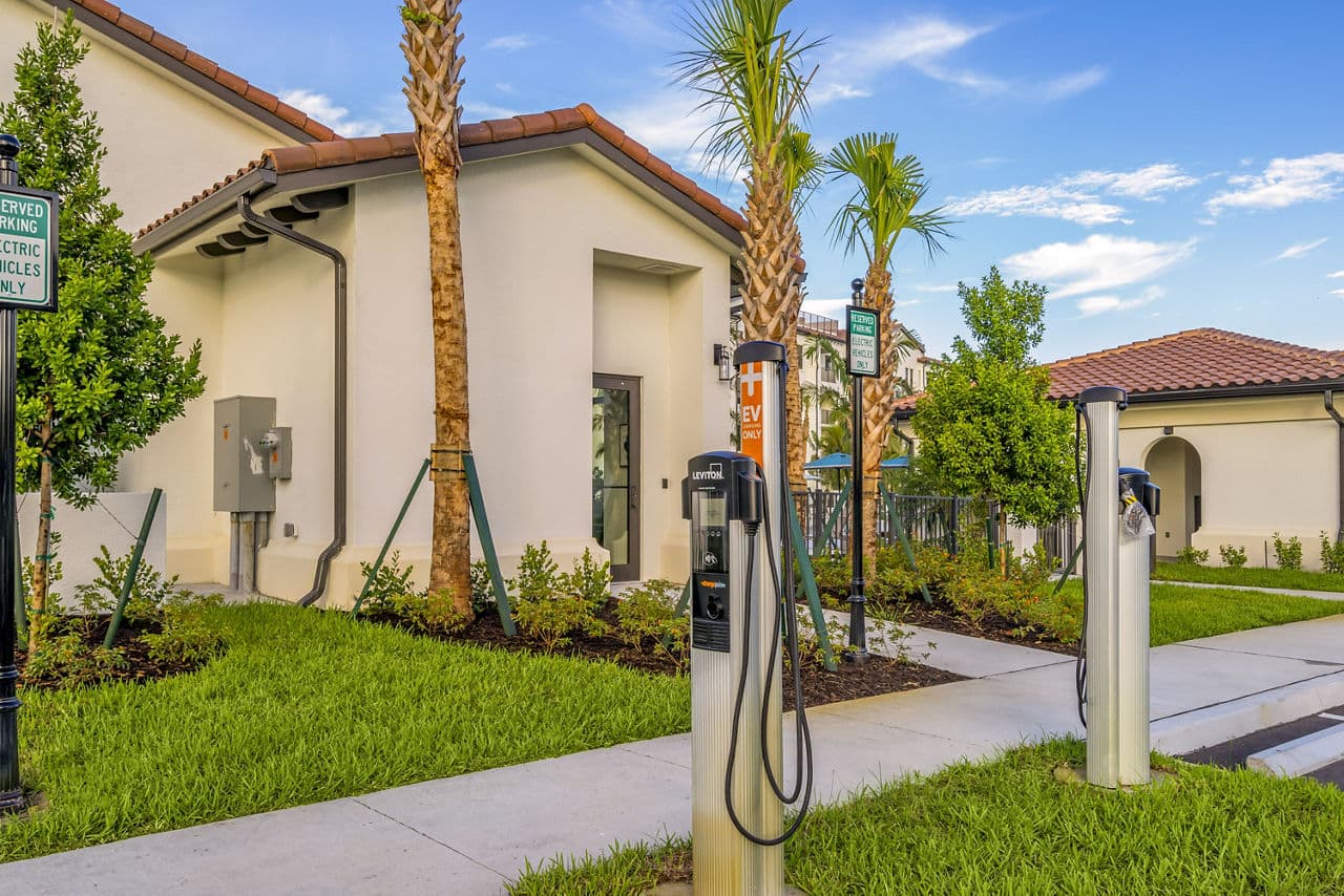 Lago Apartments Naples Fl 2 of 27