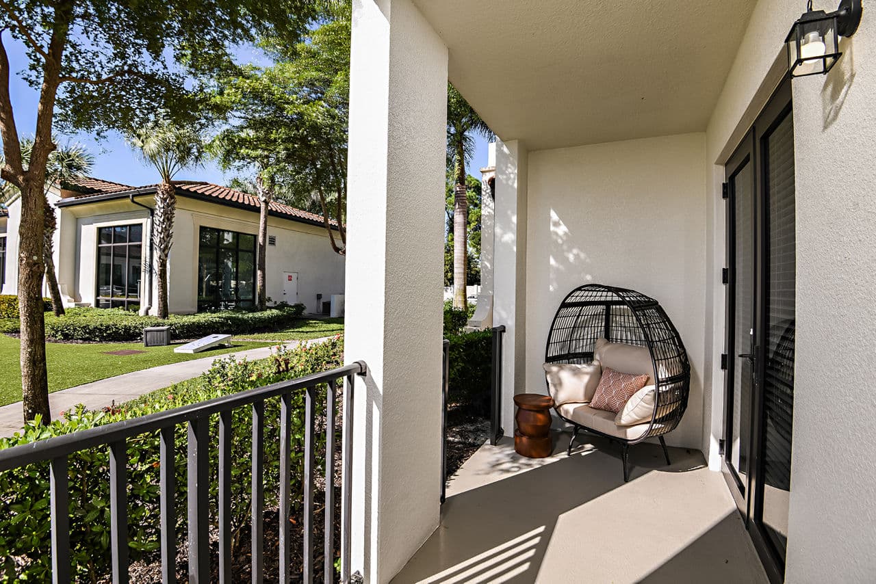 Lago Apartments Naples Fl 20 of 27