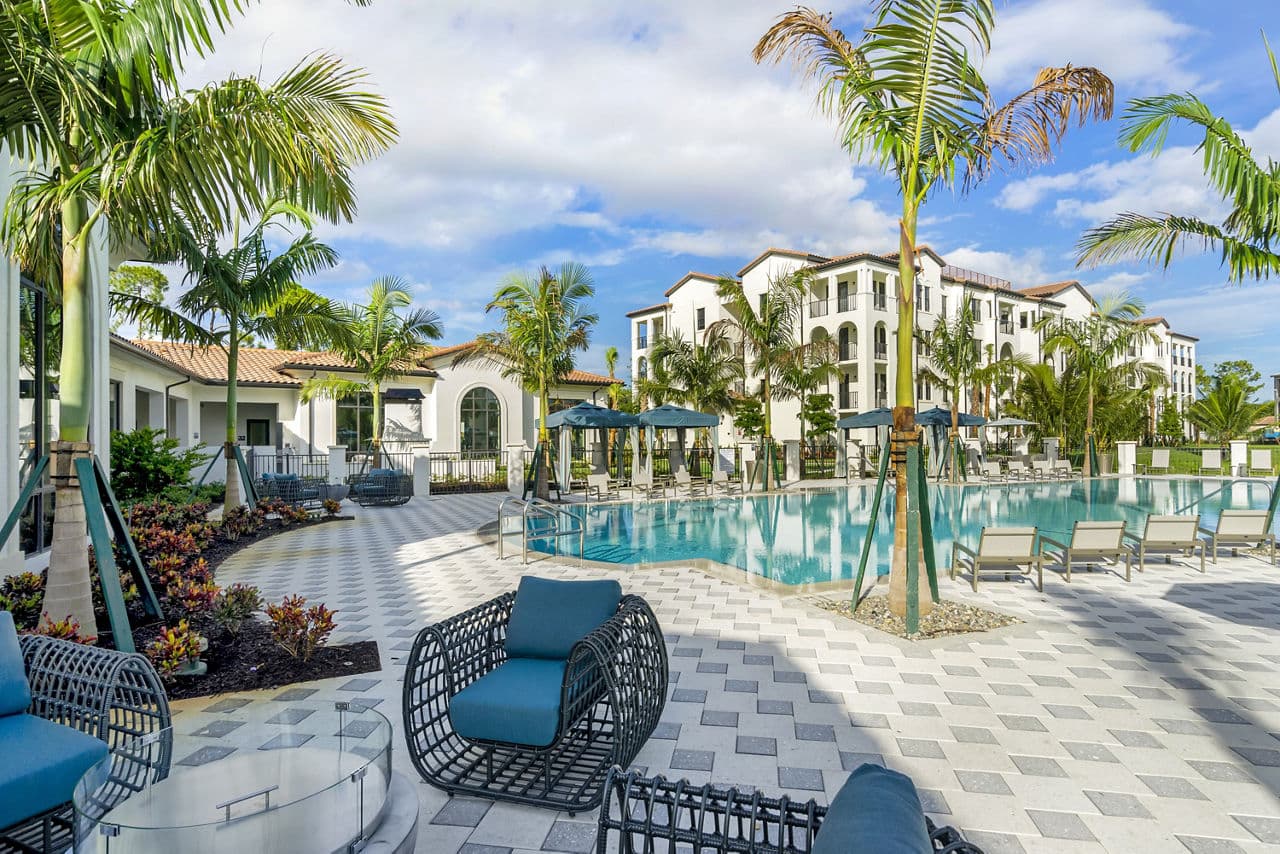 Lago Apartments Naples Fl 5 of 27