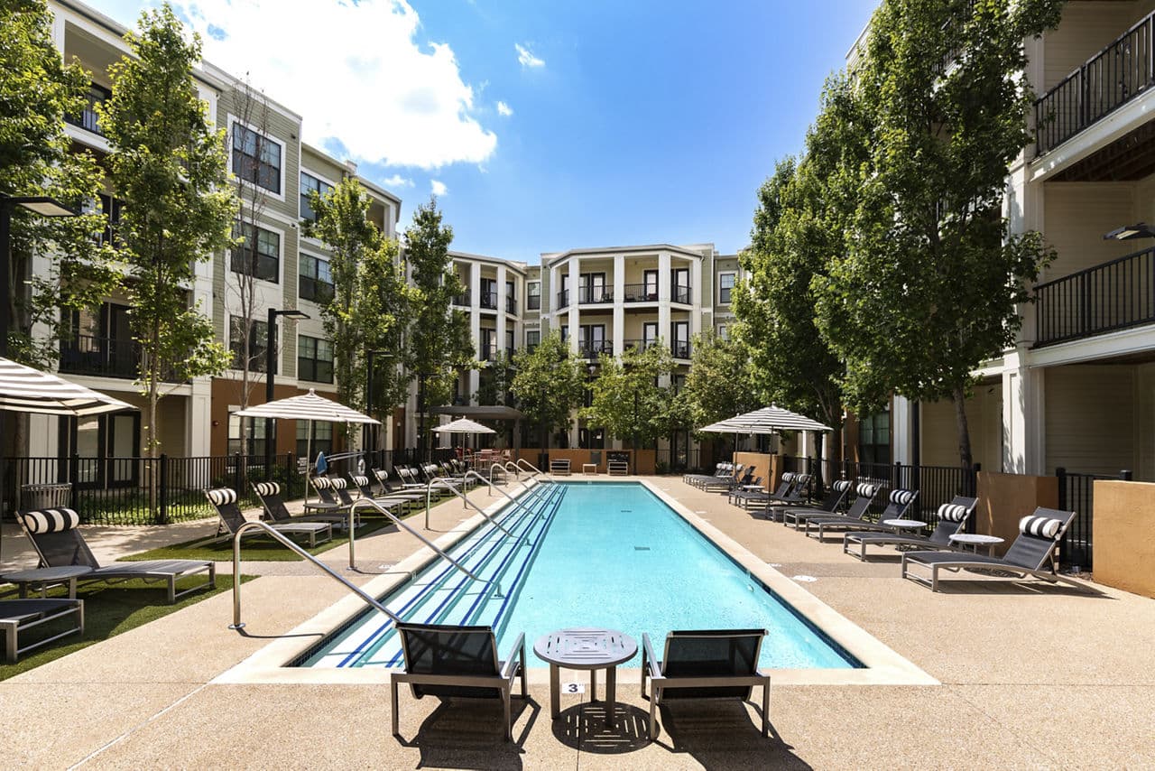 Tapestry at Brentwood Town Center Apartments 3 of 8