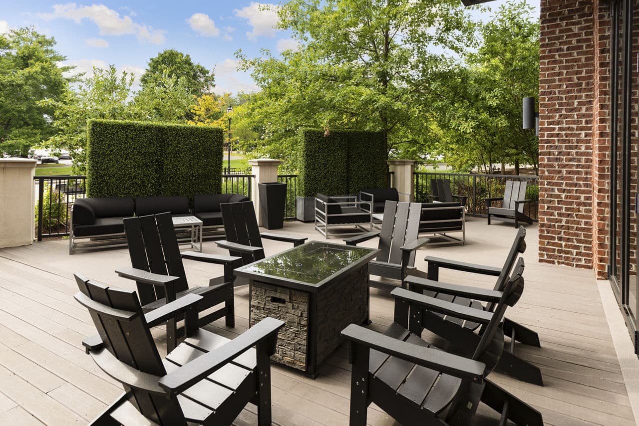 Tapestry at Brentwood Town Center Apartments 4 of 8
