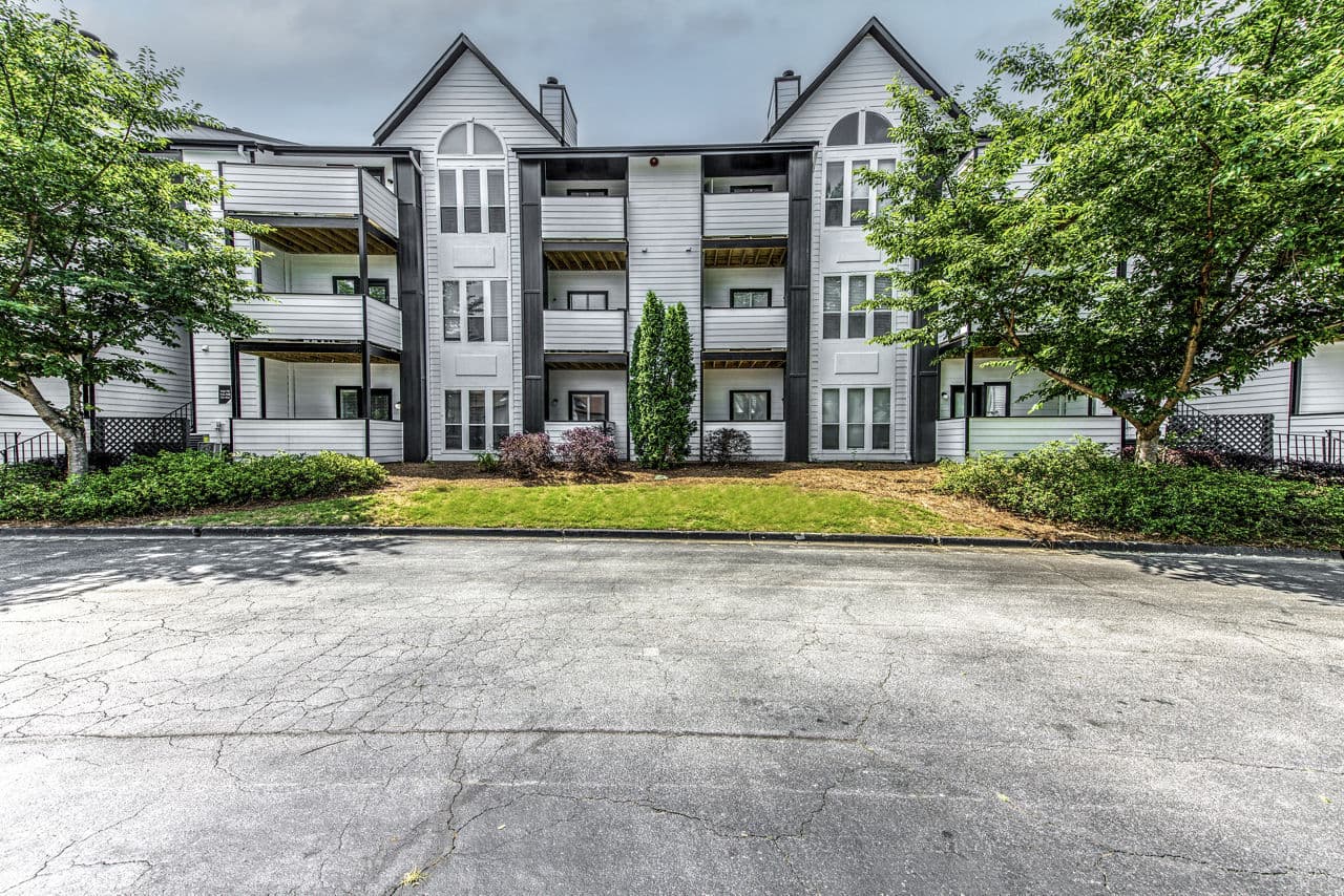 Avana Dunwoody 3 of 28