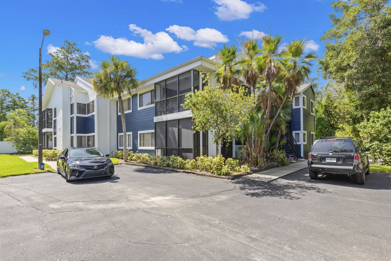 Avana Lakeview 2 of 17