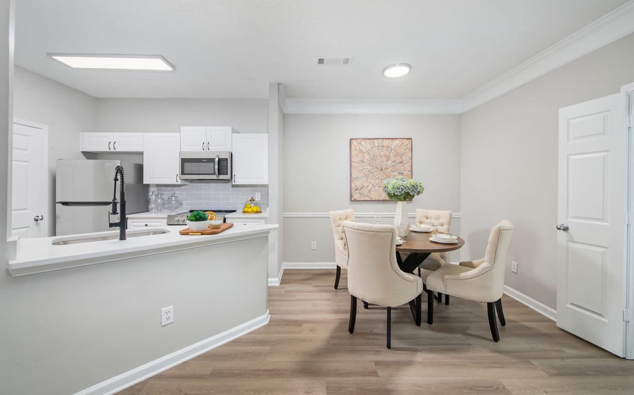 Avana Thornblade Greer Sc 18 of 24