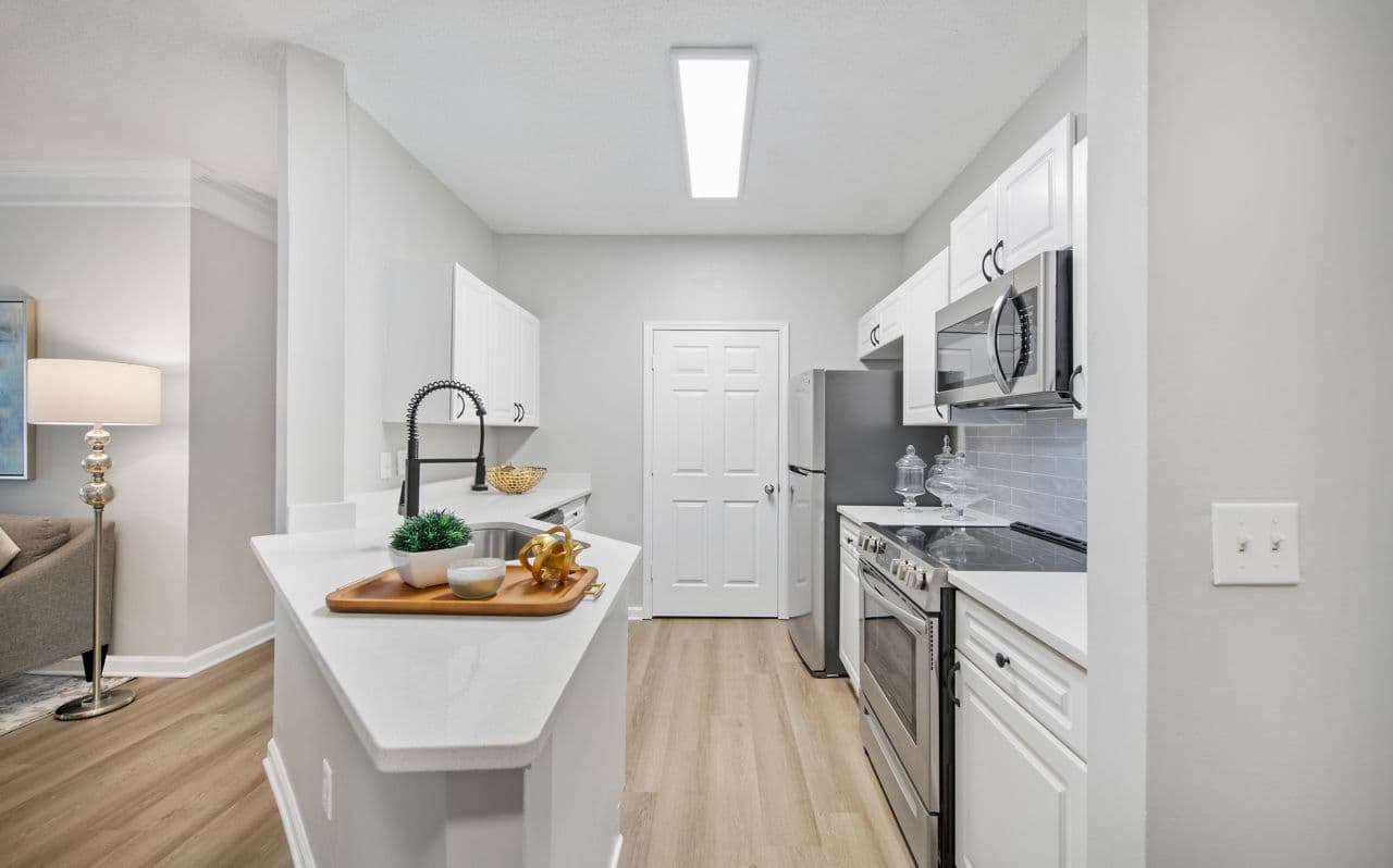 Avana Thornblade Greer Sc 19 of 24