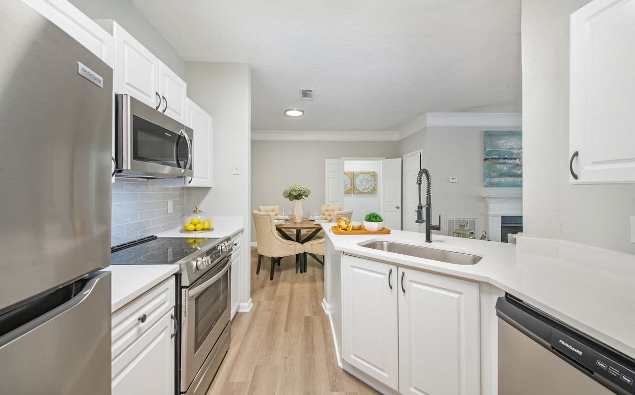 Avana Thornblade Greer Sc 20 of 24