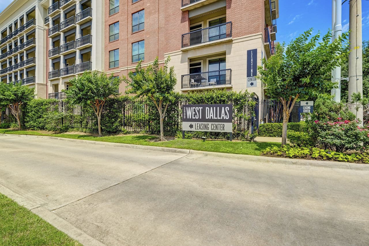 2900 West Dallas 3 of 8