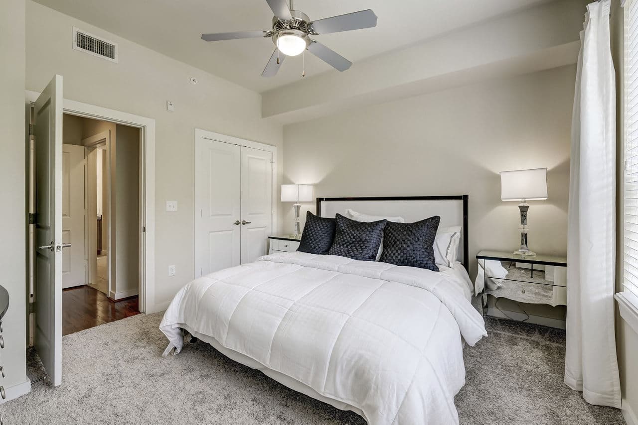 2900 West Dallas 7 of 8